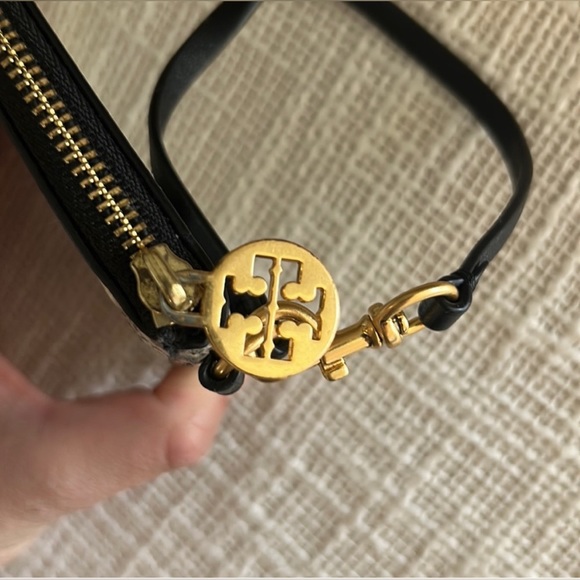 Preloved RARE 🔥 Tory Burch Monogram S leather Card Case Wallet Keychain - Picture 4 of 11